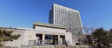李希主持召开中央纪委常委会会议 传达学习贯彻党的二十届二中全会精神