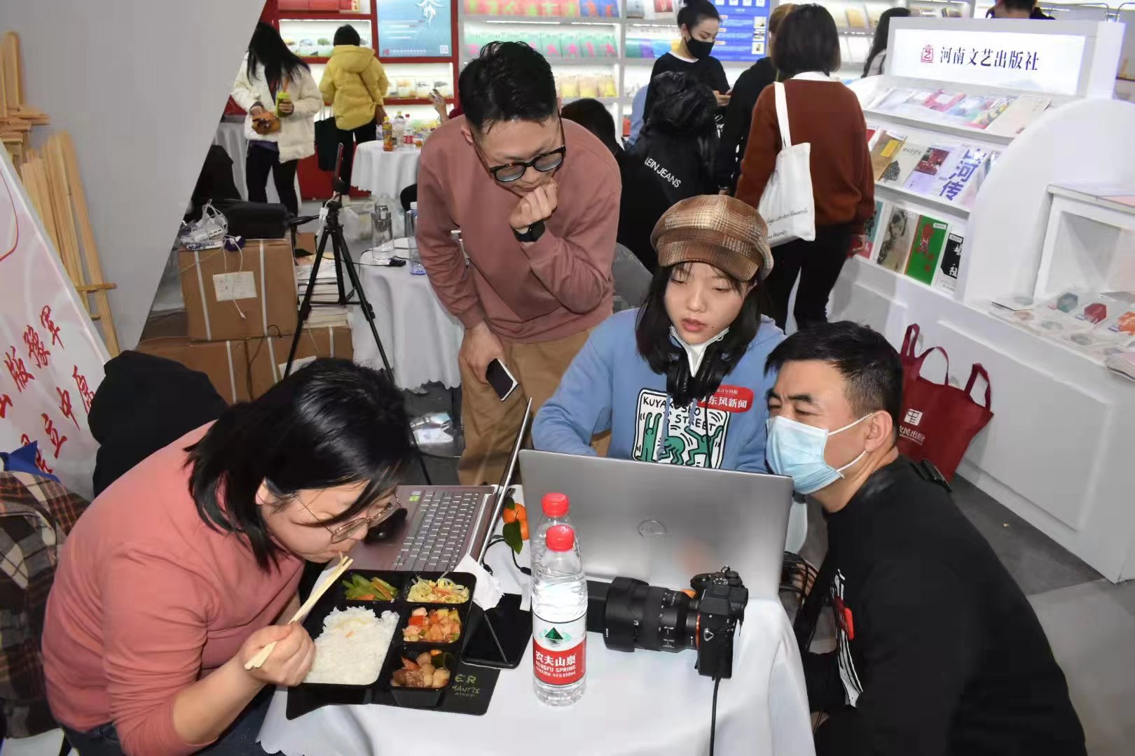 https://zy-file.dangjianrobot.com/ueditor/1686563557400837.jpg
